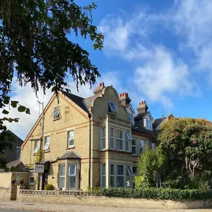 A & B Ltd 3* Cambridge